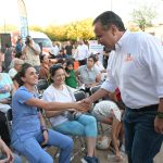 Atiende Toño Astiazarán a vecinas y vecinos de Urbi Villa del Cedro